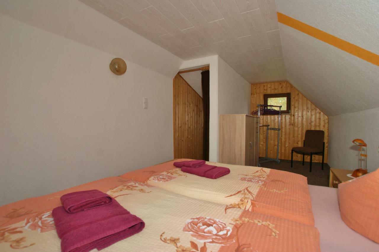 Ferienhaus Schaffrath Ehrenberg  Buitenkant foto